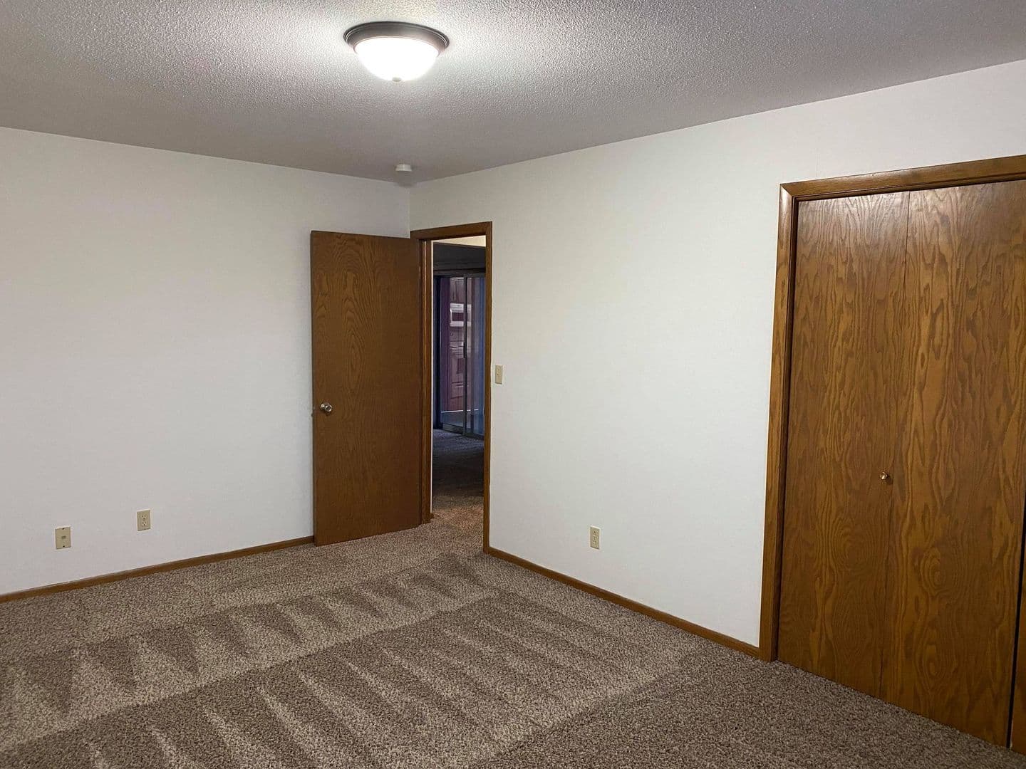 Moorhead Apartment: 2610 11th St S