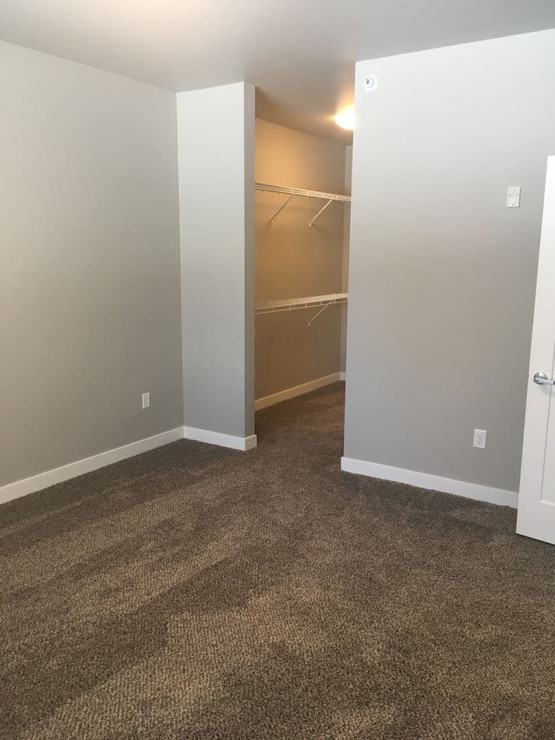 Fargo Apartment: 1632 51st St S
