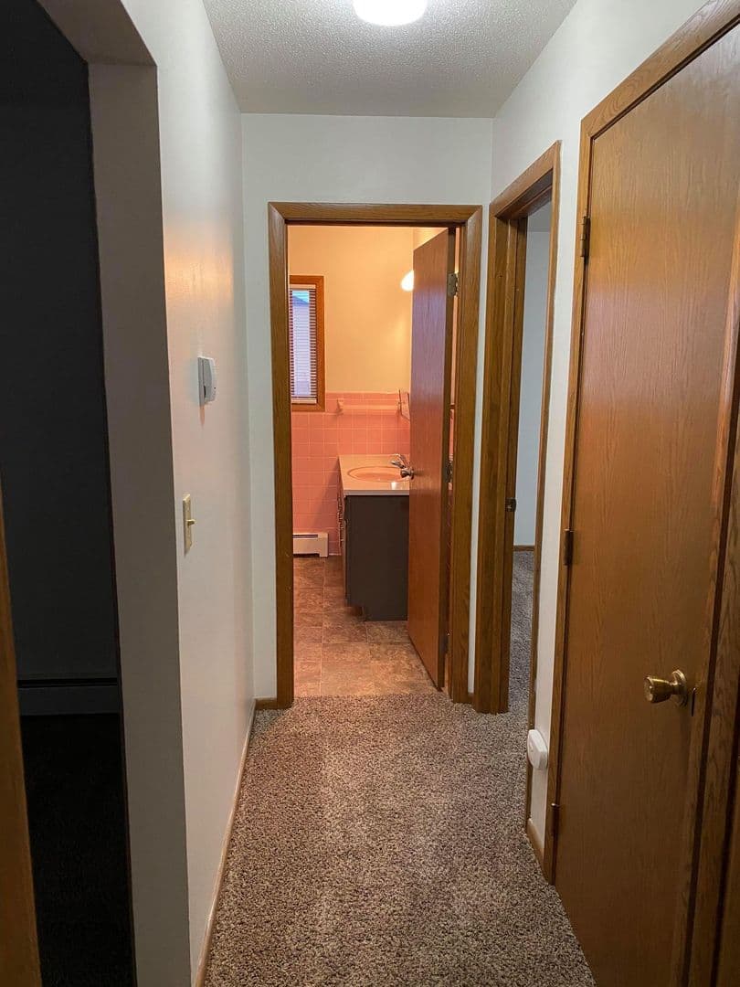 Moorhead Apartment: 2610 11th St S