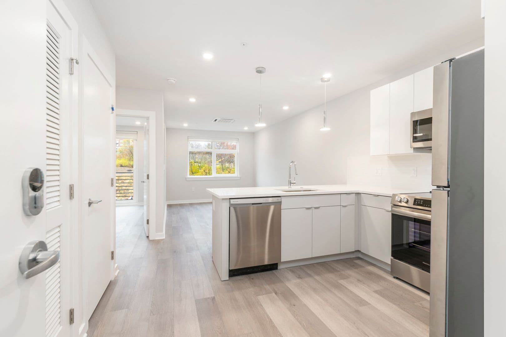 Philadelphia Apartment: 3449 Scotts Ln