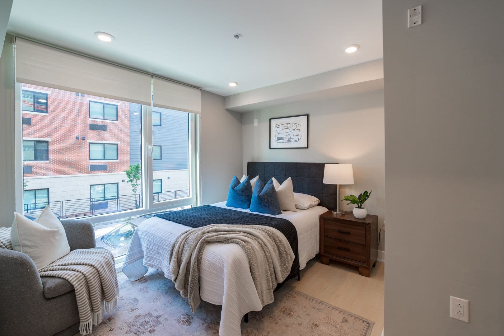 Philadelphia Apartment: 6604 Ridge Ave