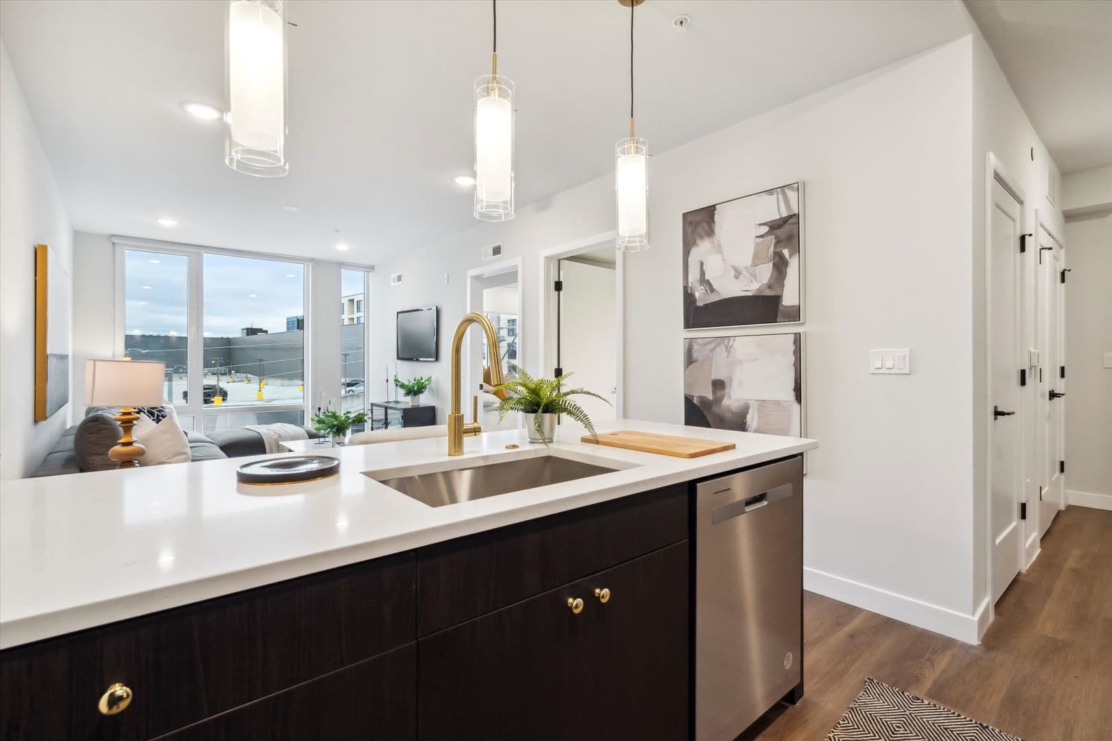 Philadelphia Apartment: 1102 Germantown Avenue