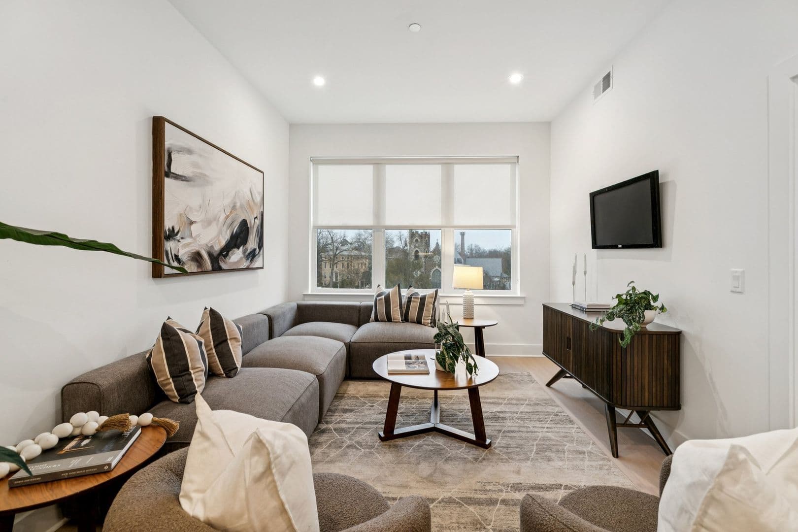 Philadelphia Apartment: 20-30 W Allens Ln