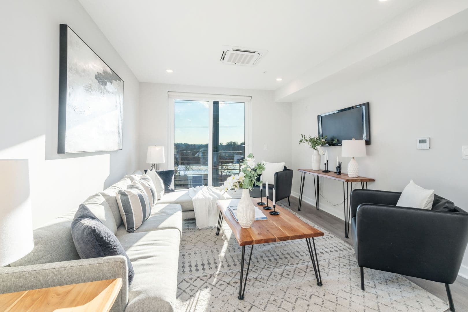 Philadelphia Apartment: 3449 Scotts Ln