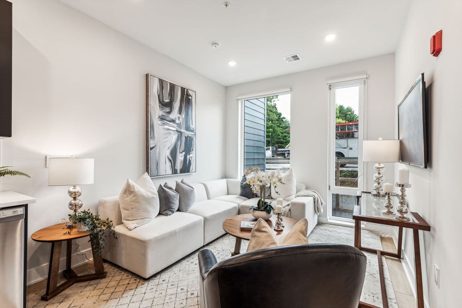 Philadelphia Apartment: 6910 Ridge Avenue