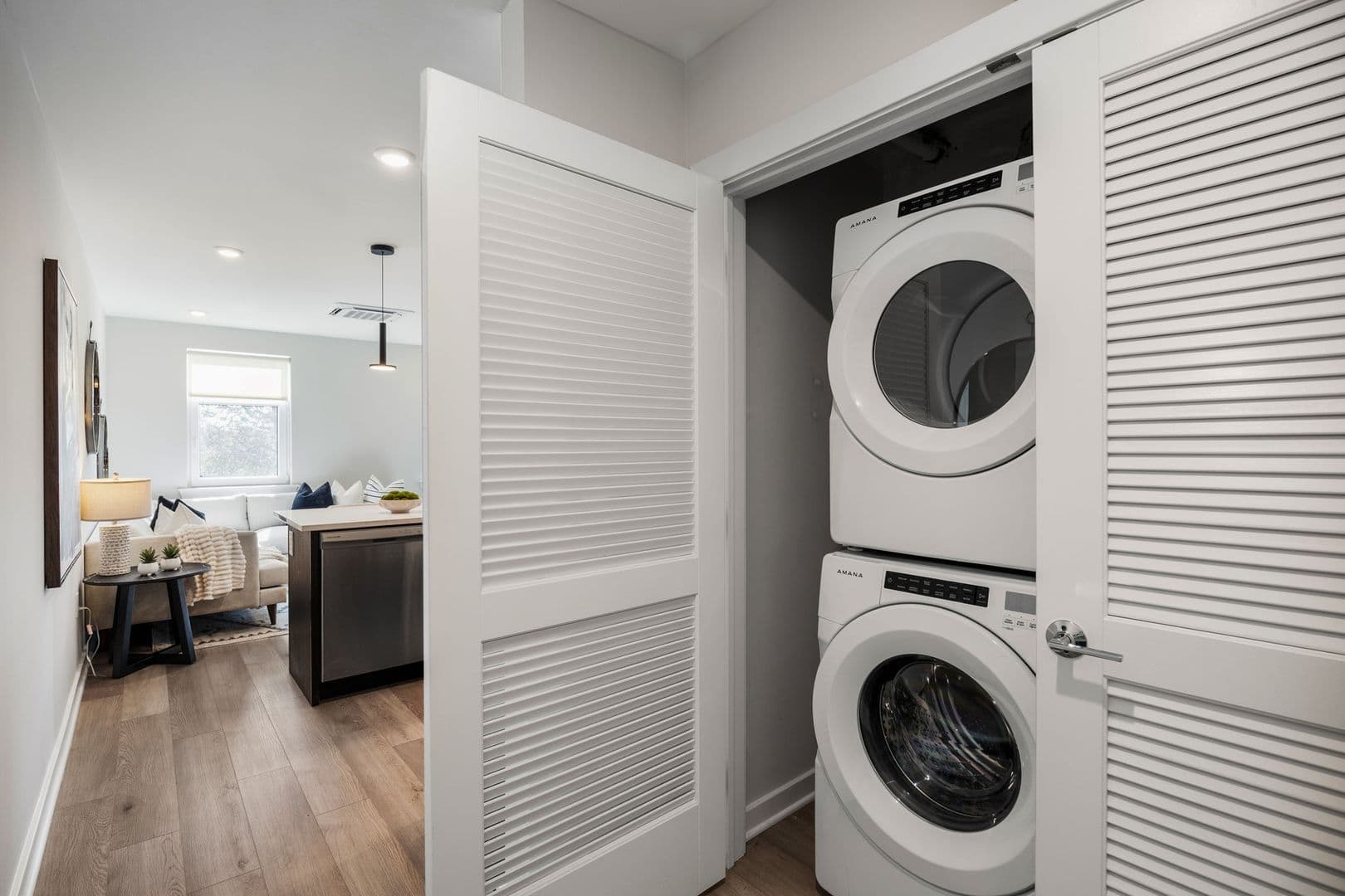 Philadelphia Apartment: 3449 Scotts Ln