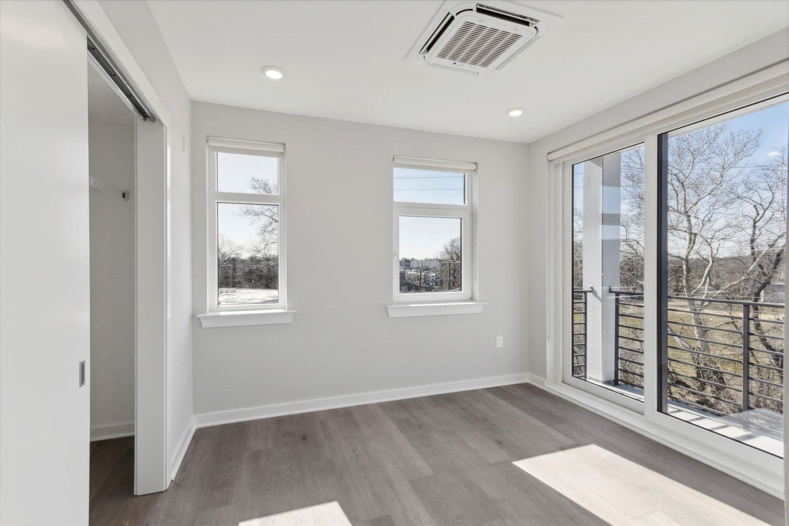 Philadelphia Apartment: 3449 Scotts Ln