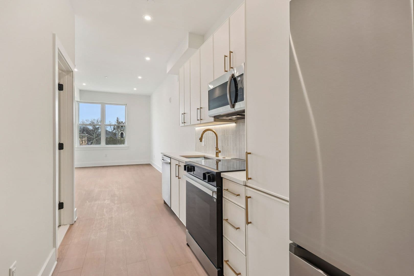 Philadelphia Apartment: 20-30 W Allens Ln