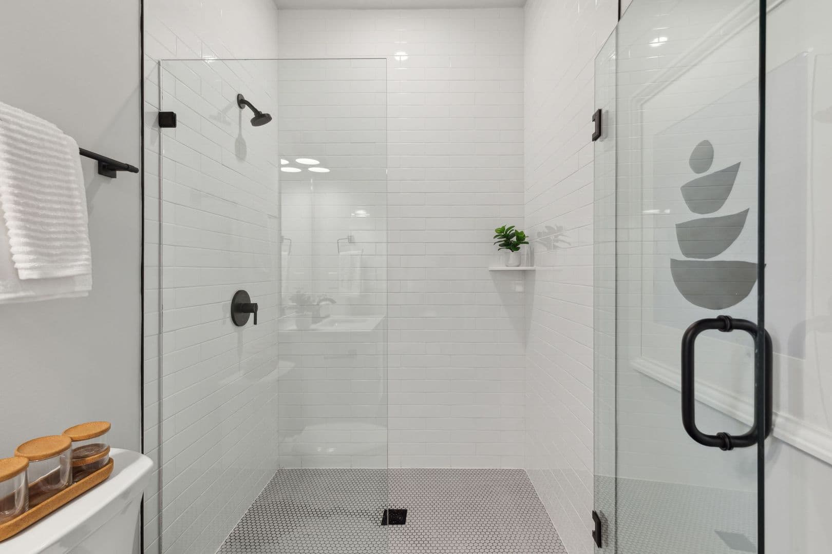 Philadelphia Apartment: 6910 Ridge Avenue