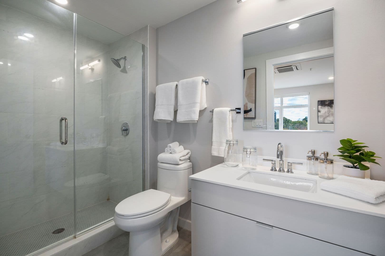 Philadelphia Apartment: 3449 Scotts Ln