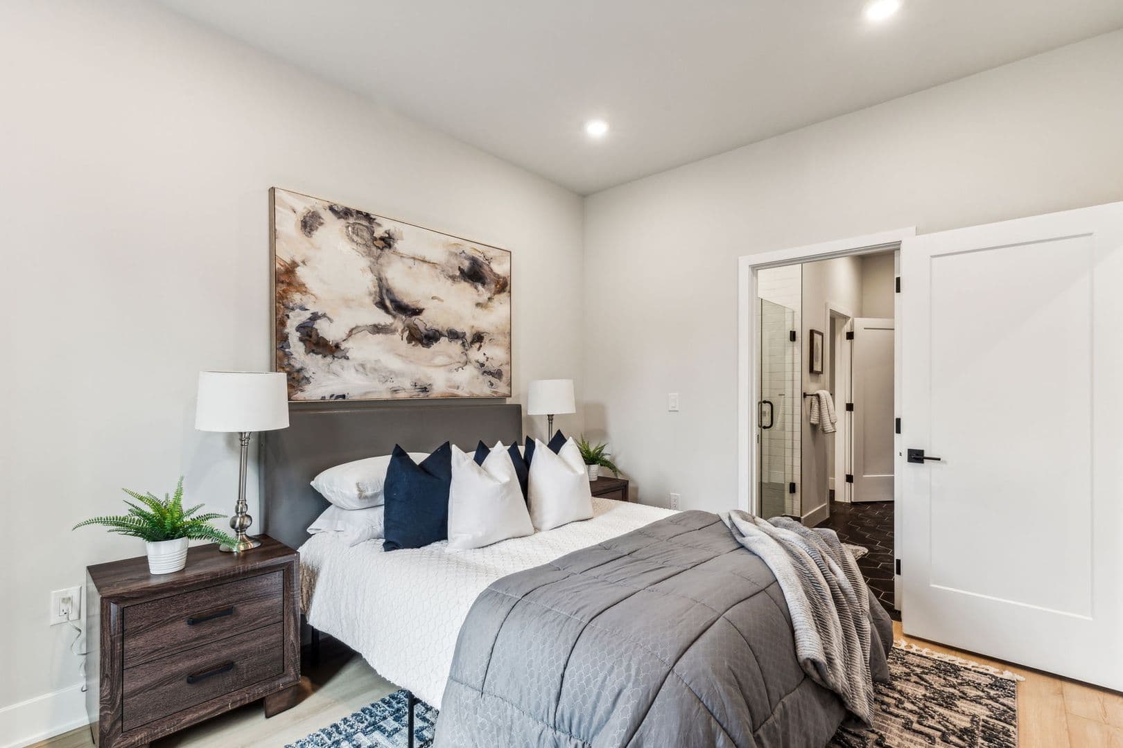 Philadelphia Apartment: 6910 Ridge Avenue