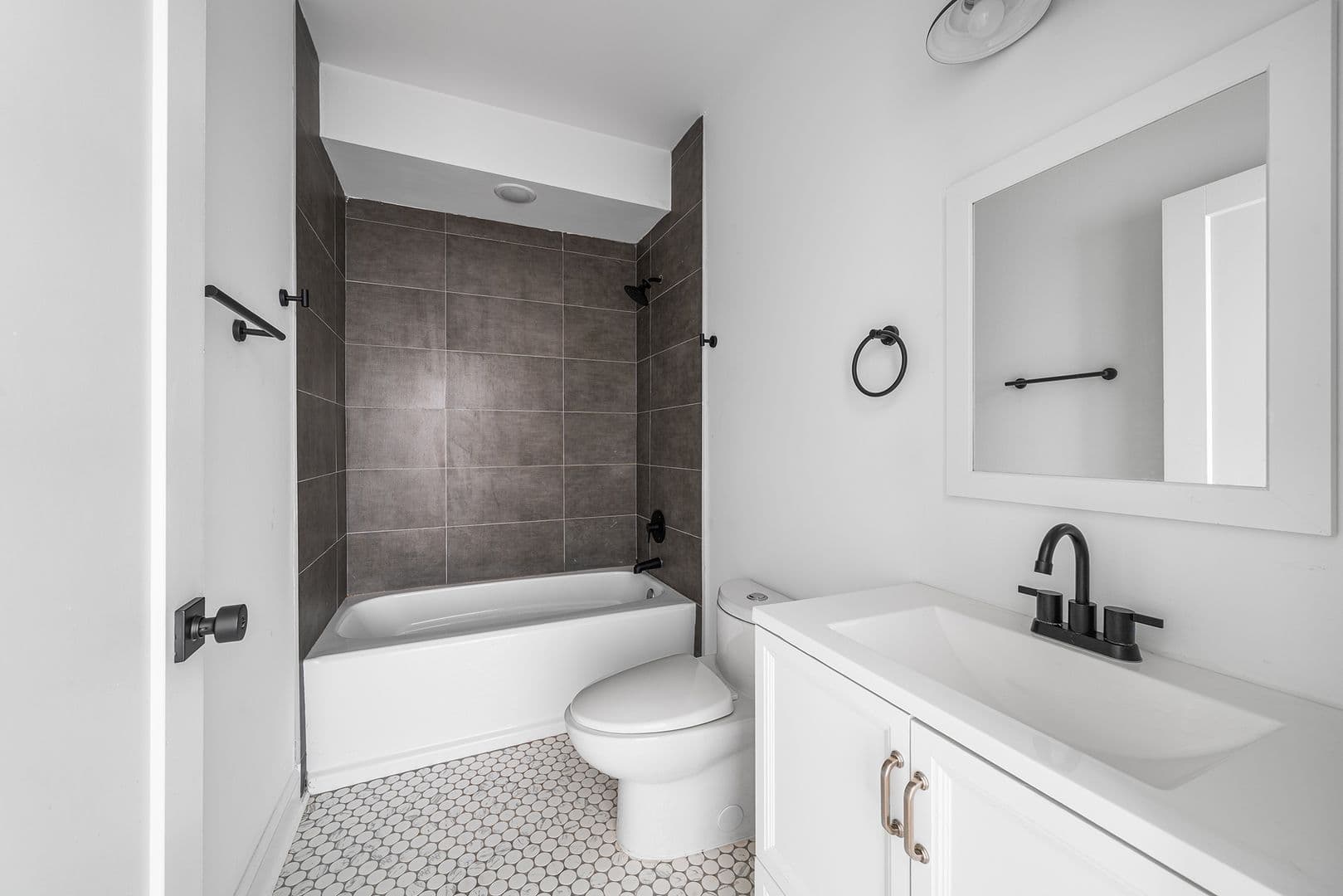 Philadelphia Apartment: 1614 Ridge Ave