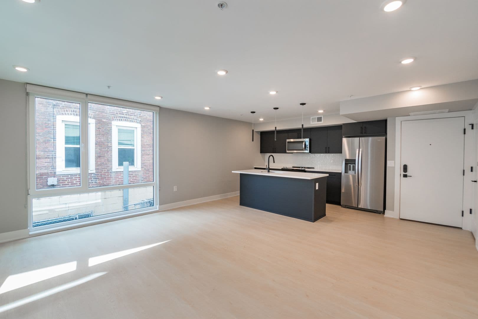 Philadelphia Apartment: 6604 Ridge Ave