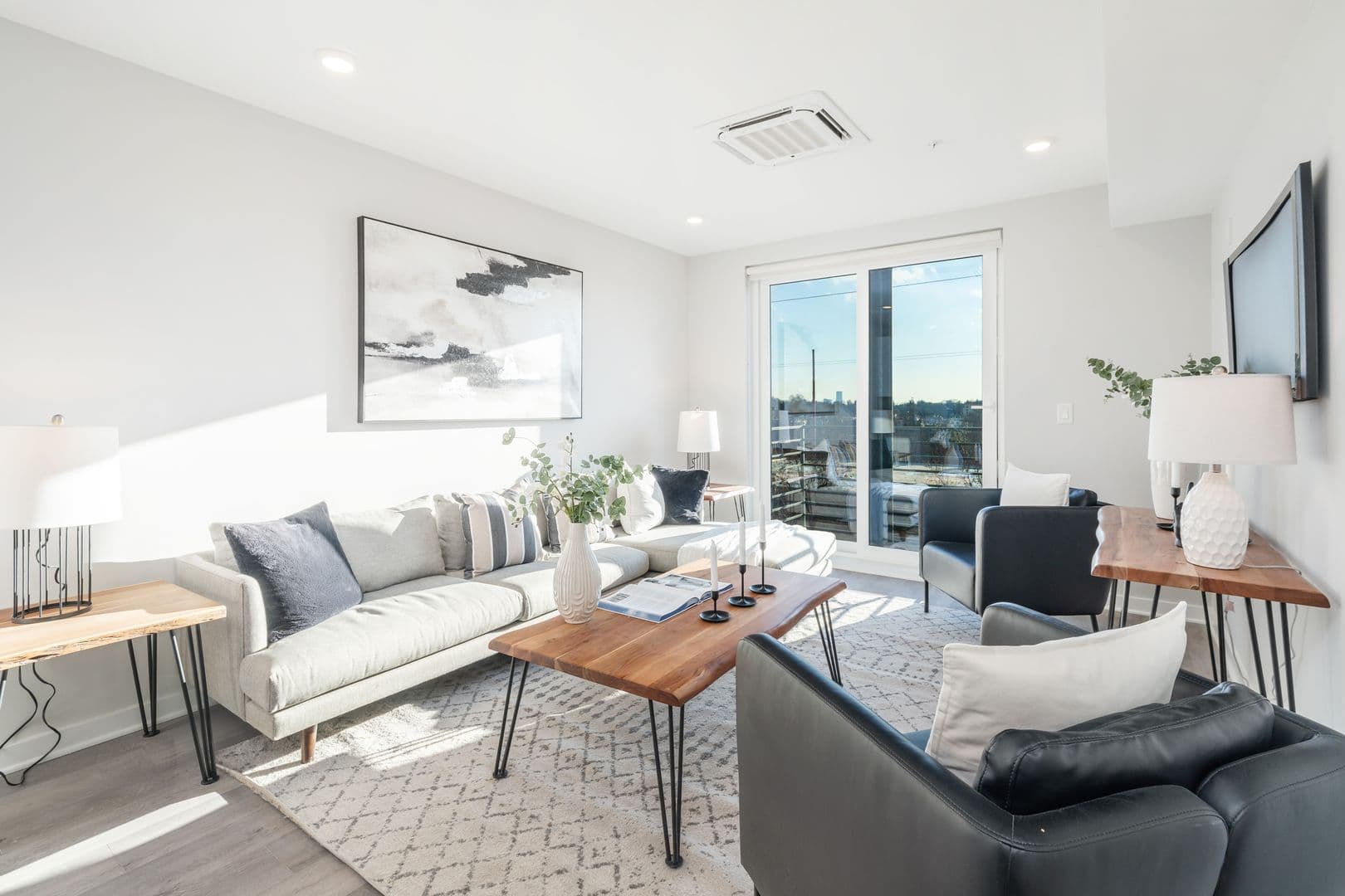 Philadelphia Apartment: 3449 Scotts Ln