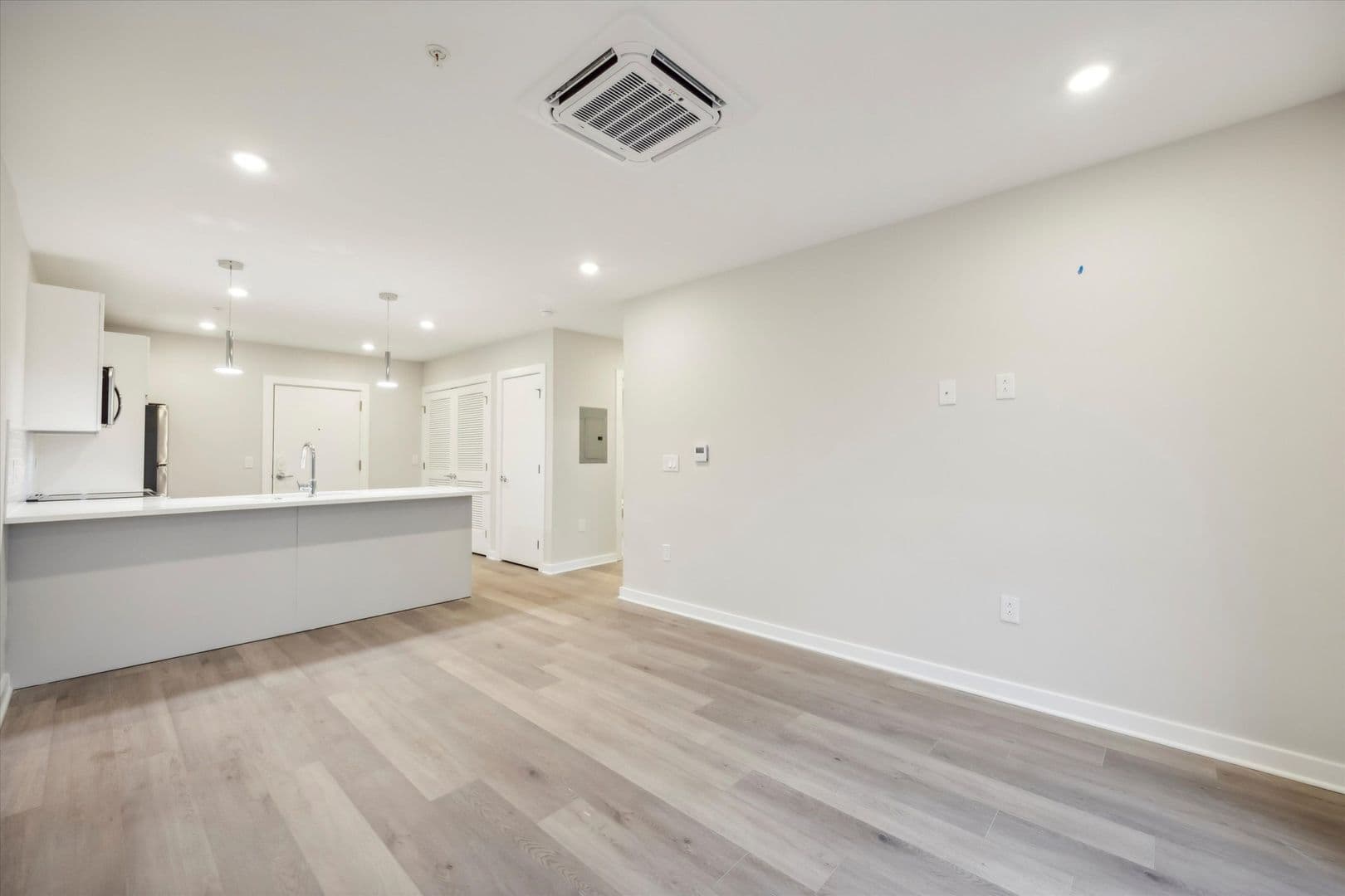 Philadelphia Apartment: 3449 Scotts Ln
