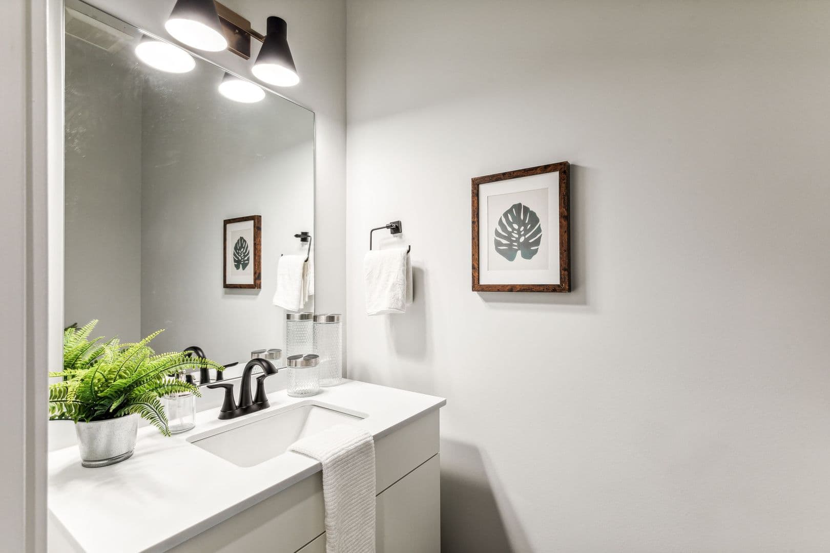 Philadelphia Apartment: 6910 Ridge Avenue