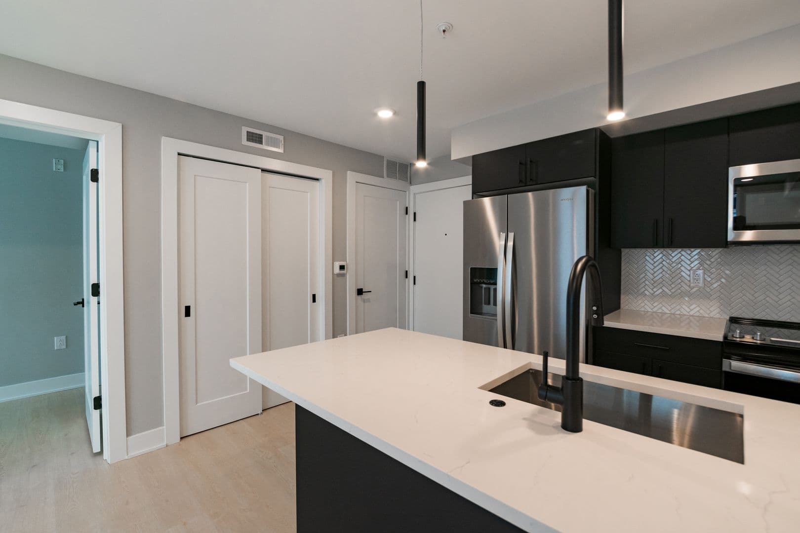 Philadelphia Apartment: 6604 Ridge Ave