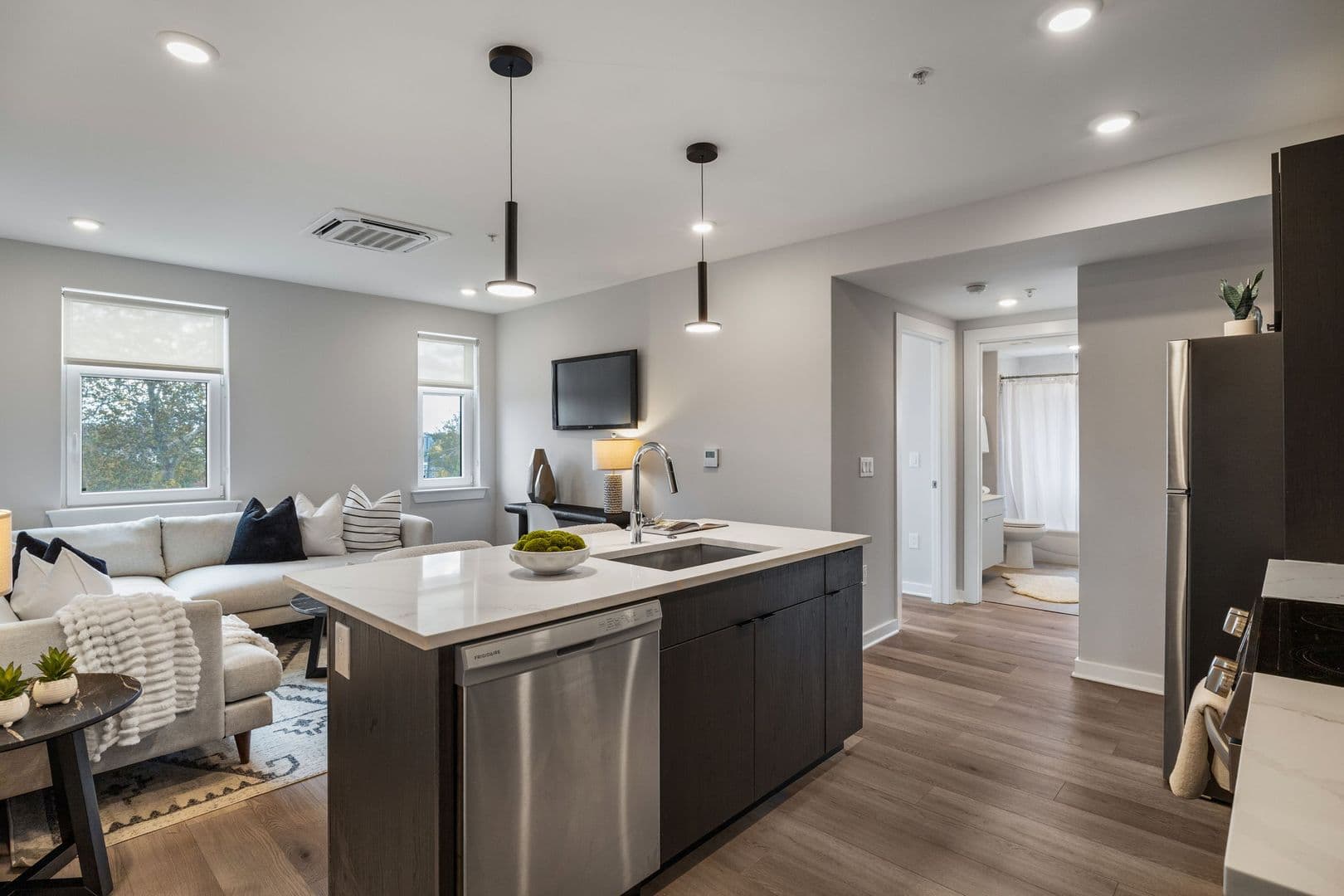 Philadelphia Apartment: 3449 Scotts Ln