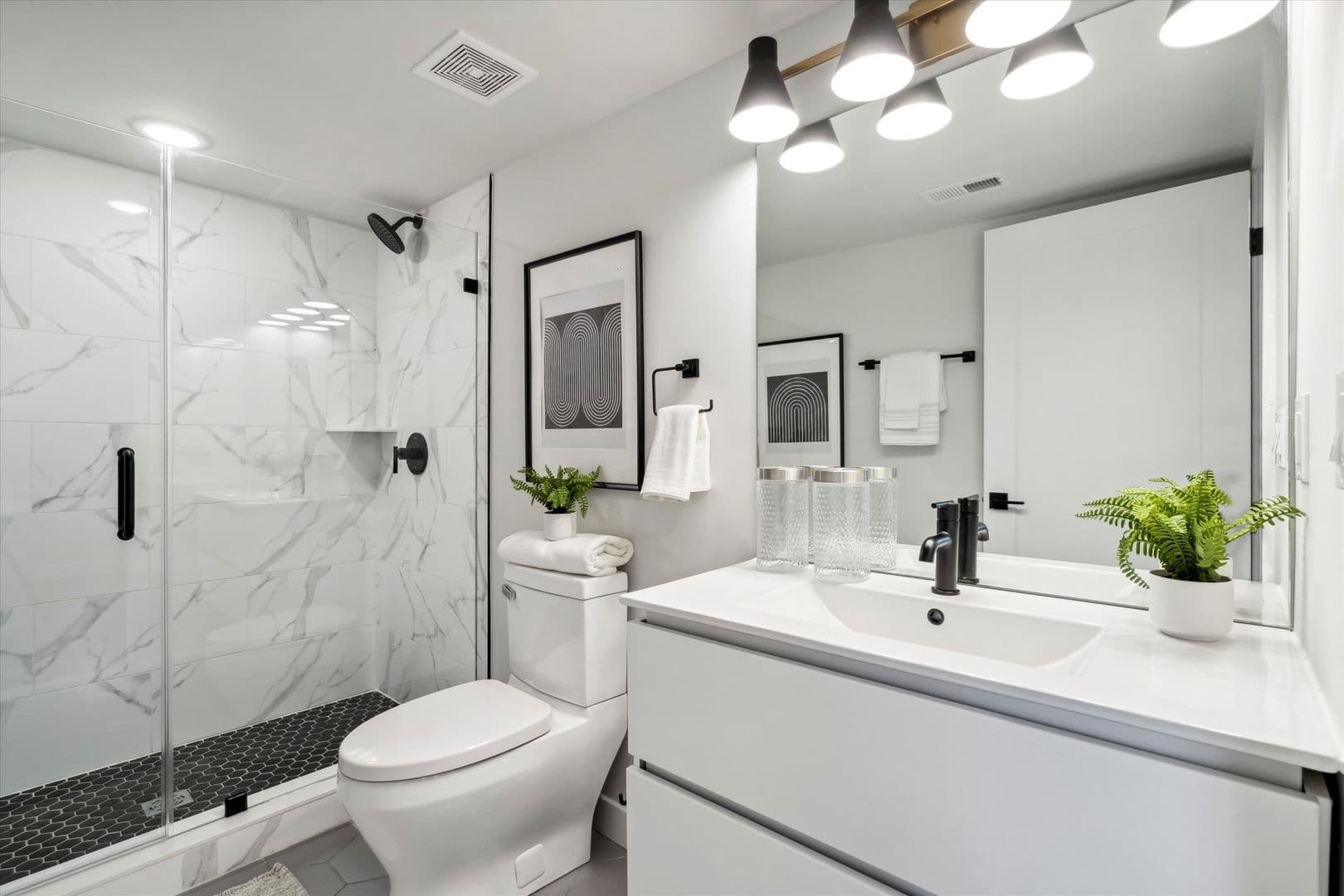 Philadelphia Apartment: 1102 Germantown Avenue