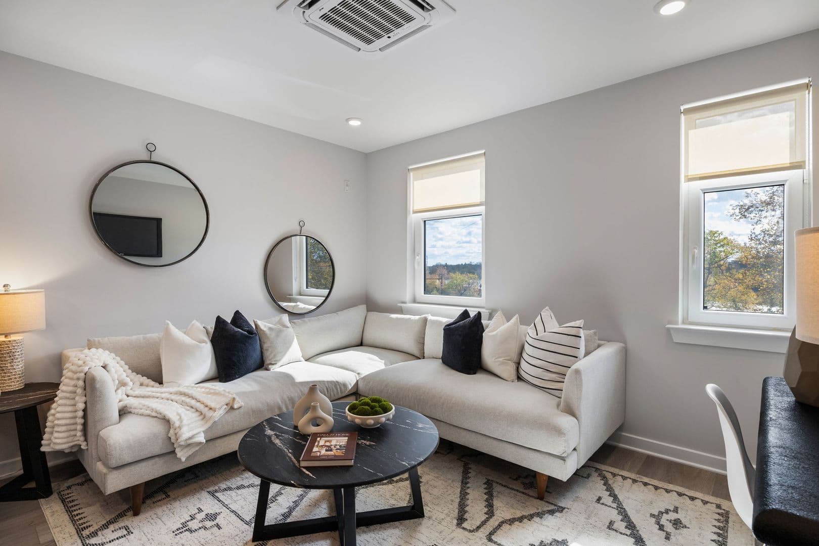 Philadelphia Apartment: 3449 Scotts Ln