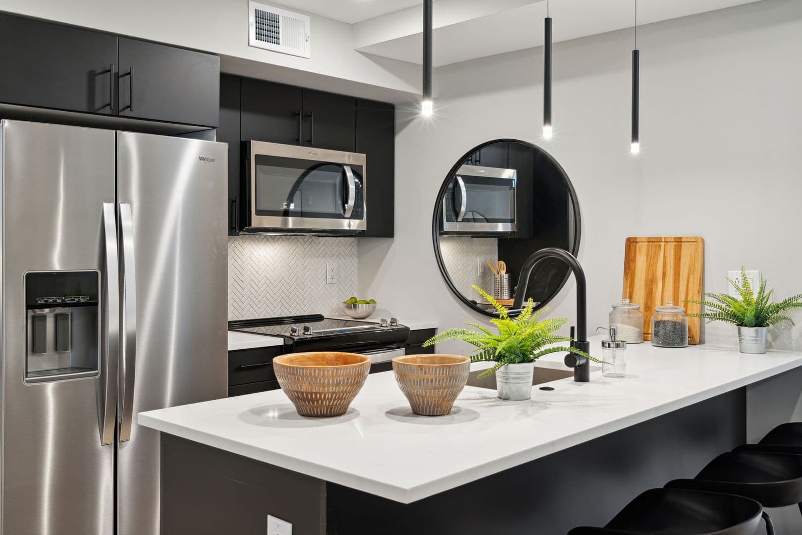 Philadelphia Apartment: 6604 Ridge Ave