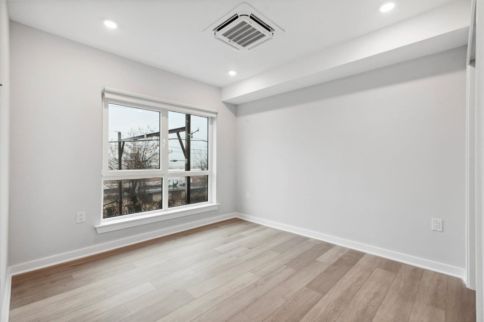 Philadelphia Apartment: 3449 Scotts Ln