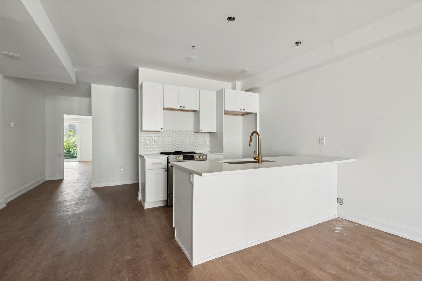 Philadelphia Apartment: 1614 Ridge Ave