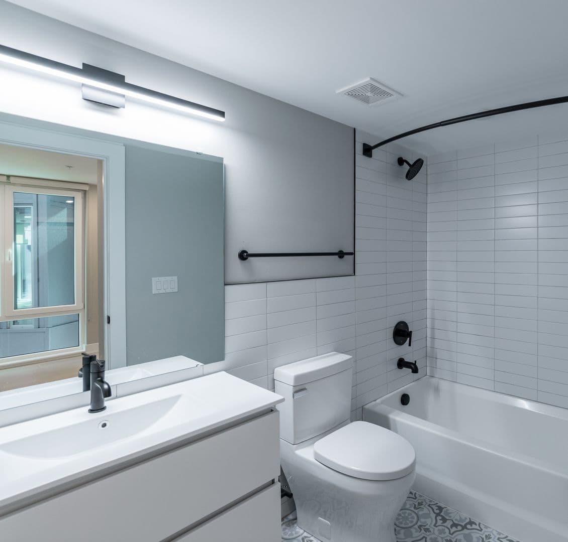 Philadelphia Apartment: 6604 Ridge Ave