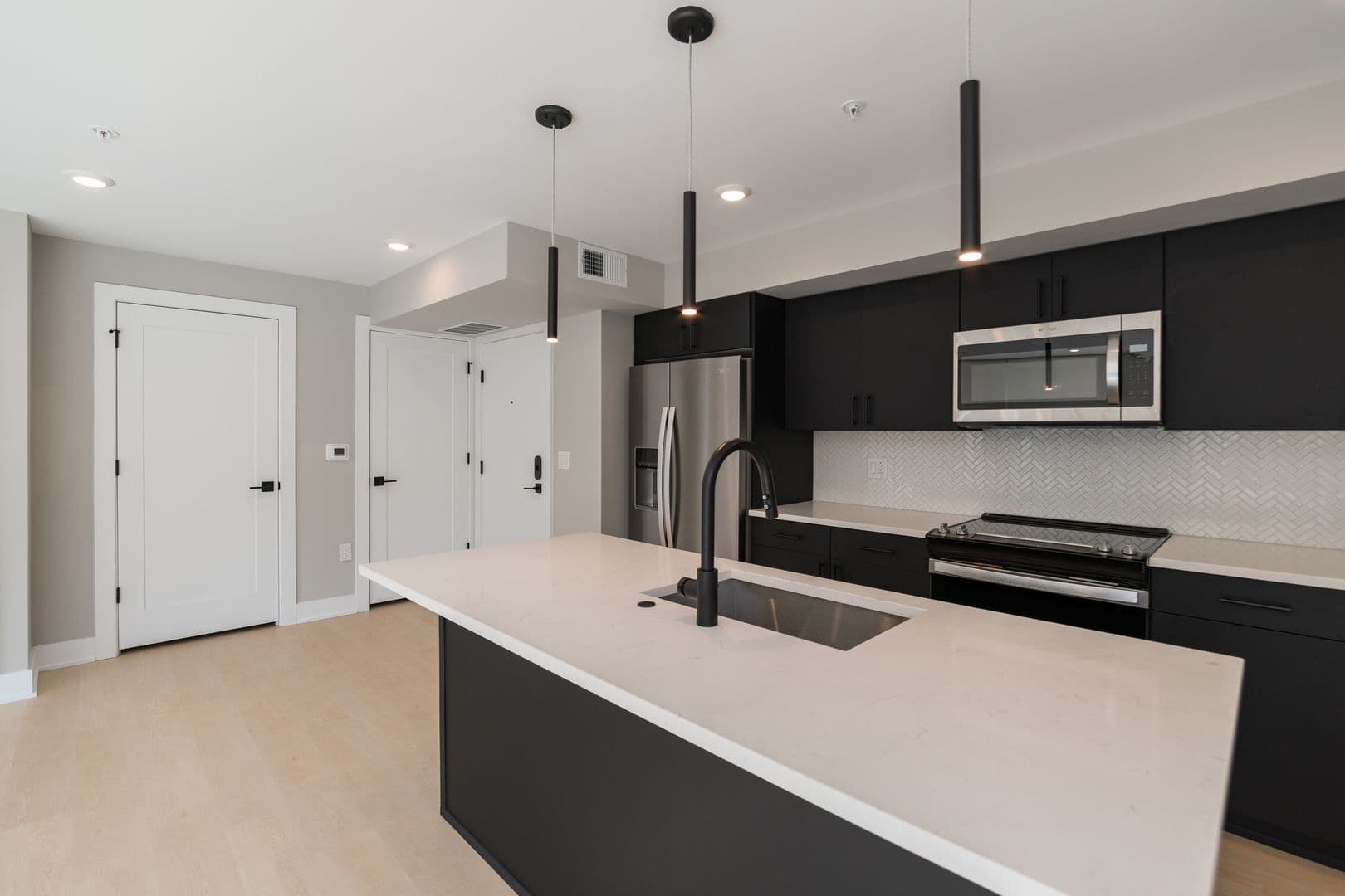 Philadelphia Apartment: 6604 Ridge Ave