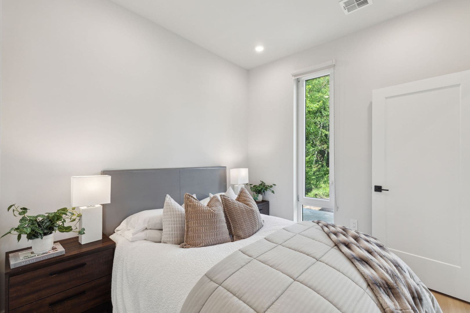 Philadelphia Apartment: 6910 Ridge Avenue
