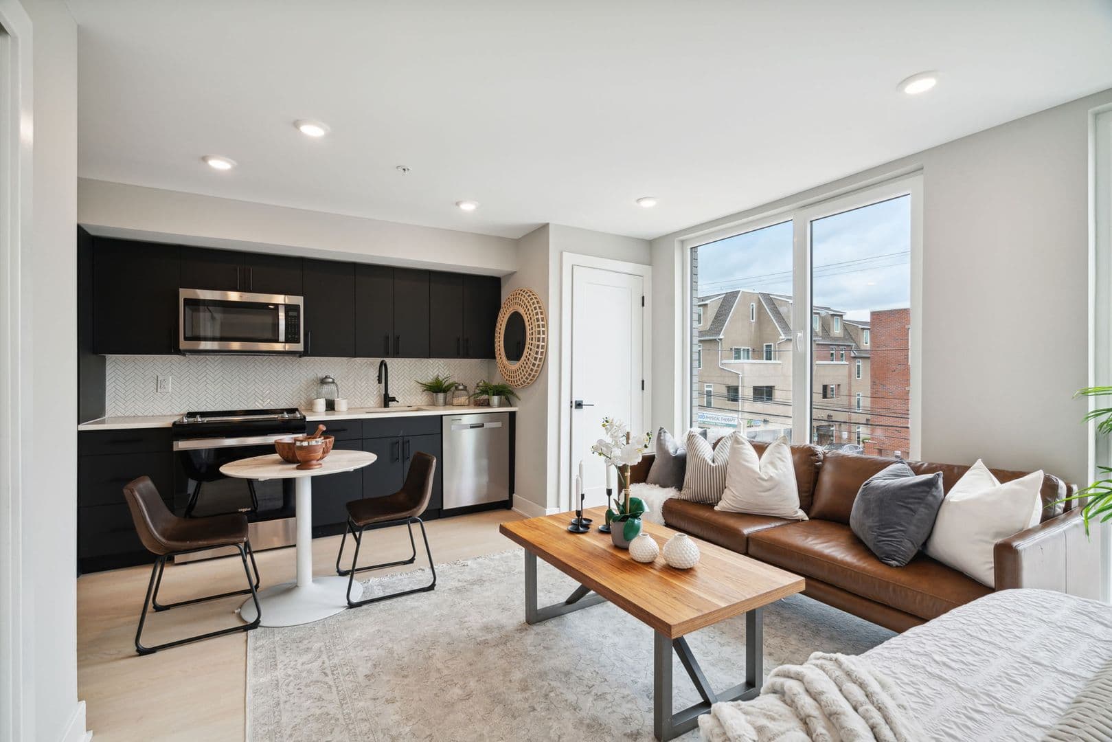 Philadelphia Apartment: 6604 Ridge Ave