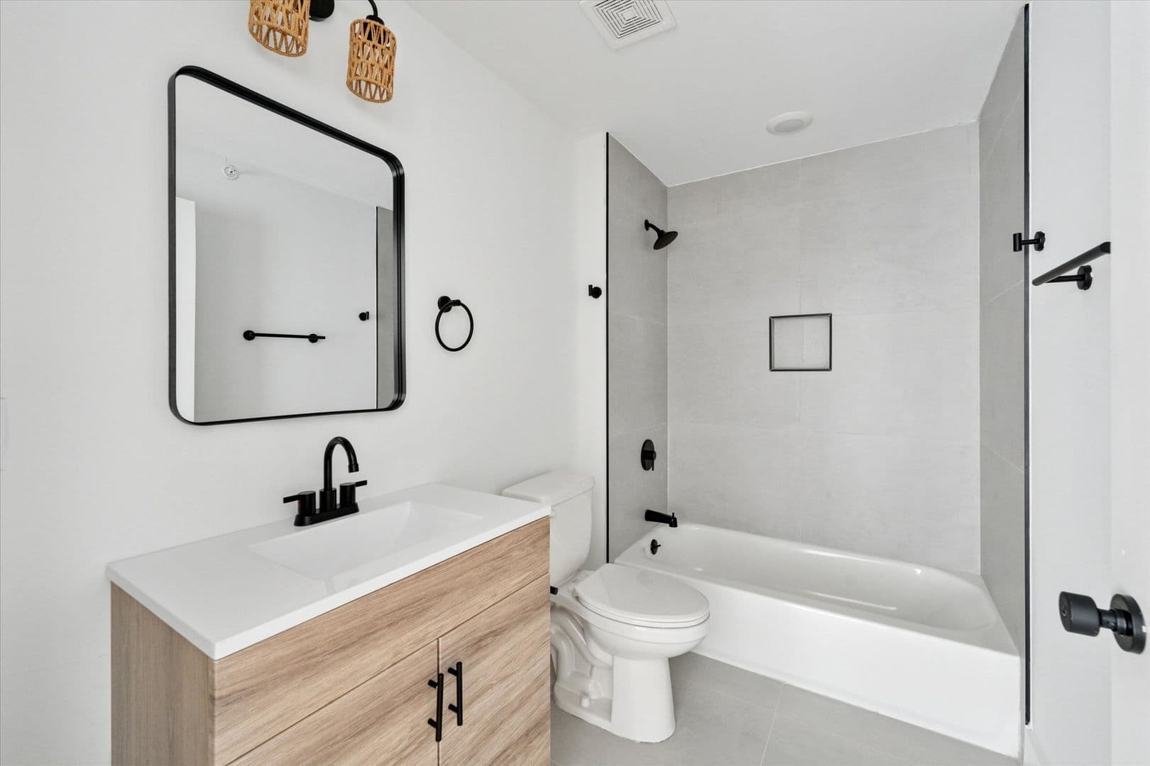 Philadelphia Apartment: 2520 N Front Street