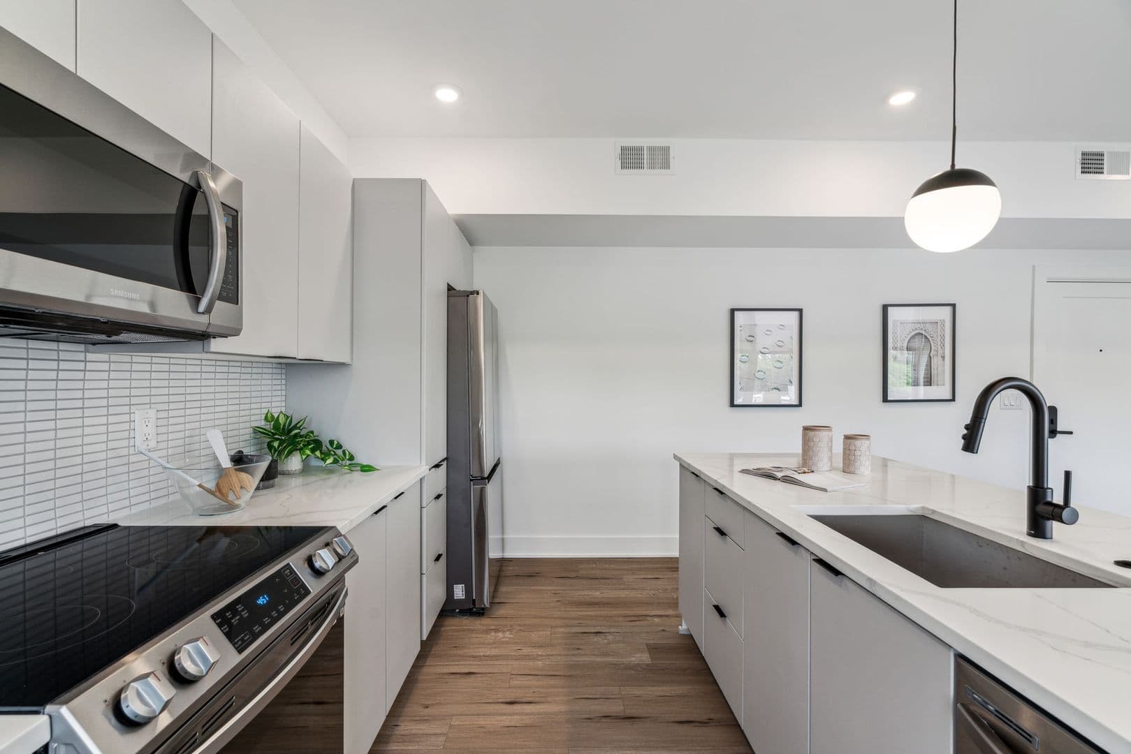 Philadelphia Apartment: 139 W Chelten Ave