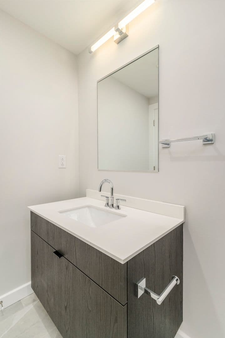 Philadelphia Apartment: 3449 Scotts Ln