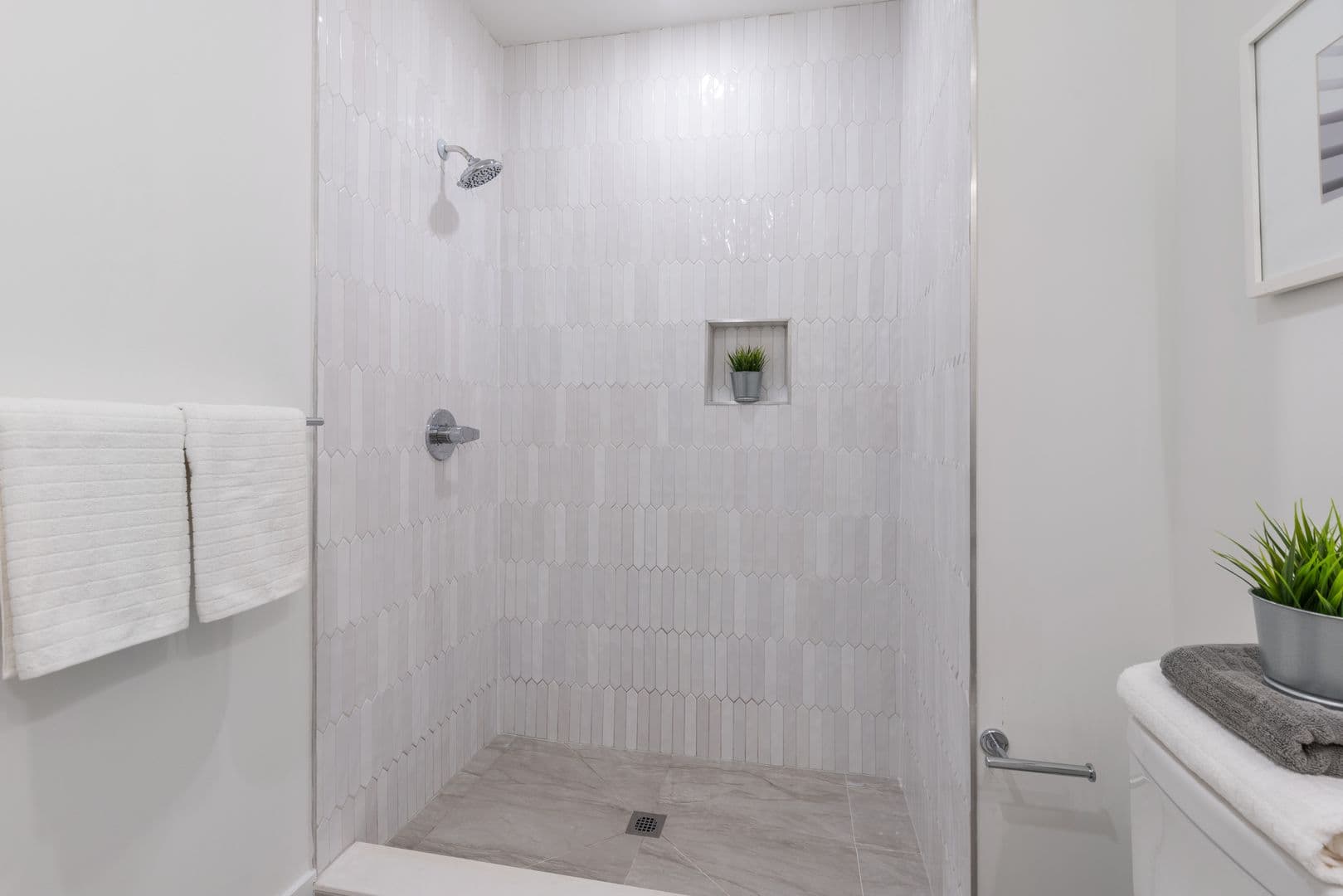 Philadelphia Apartment: 5545 Pulaski Avenue