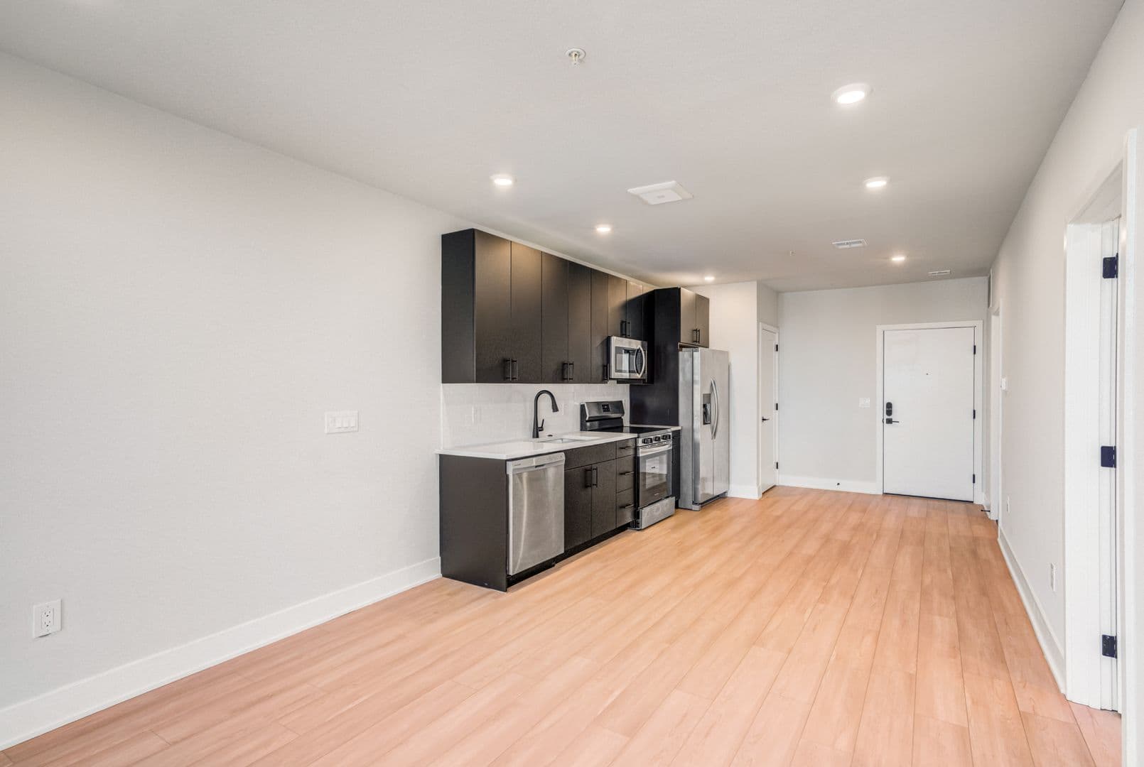 Philadelphia Apartment: 6910 Ridge Avenue