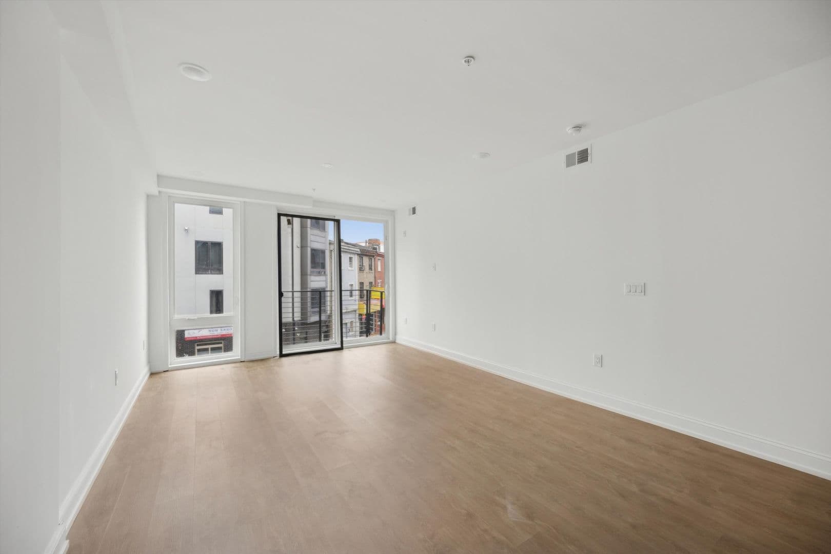 Philadelphia Apartment: 1614 Ridge Ave
