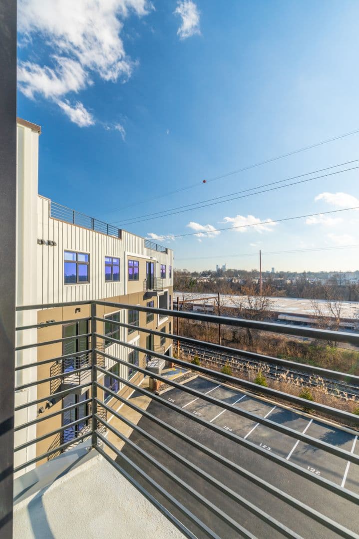 Philadelphia Apartment: 3449 Scotts Ln