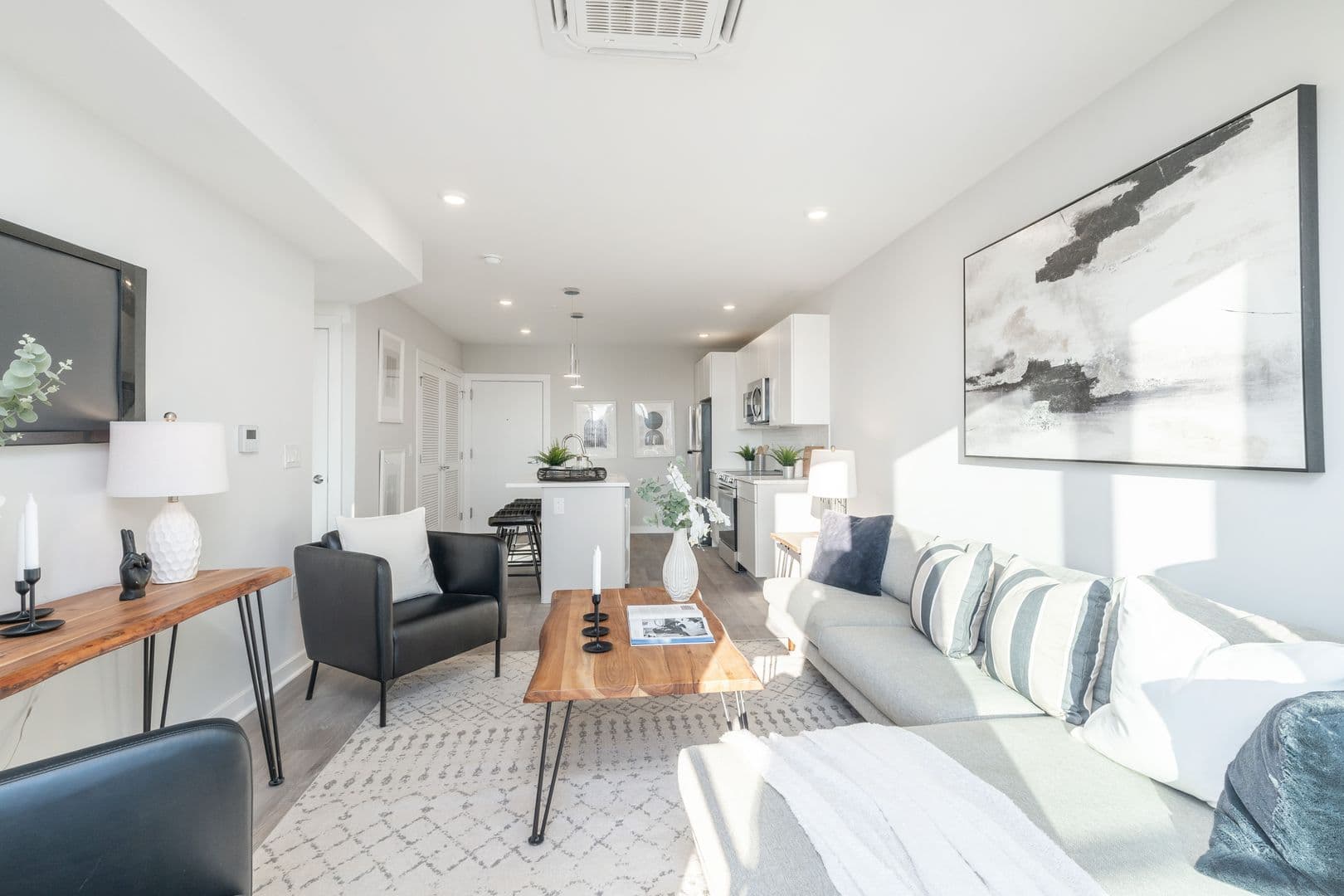 Philadelphia Apartment: 3449 Scotts Ln
