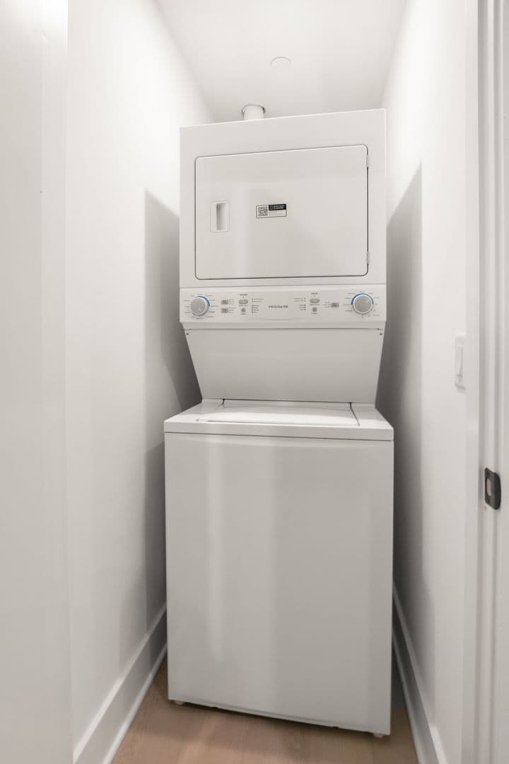 Philadelphia Apartment: 20-30 W Allens Ln