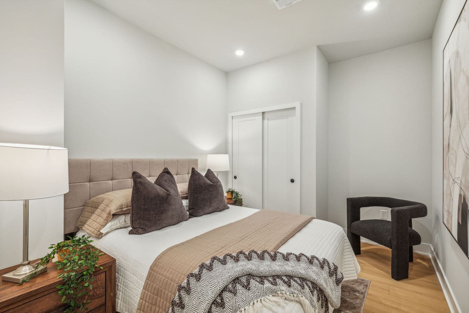Philadelphia Apartment: 6910 Ridge Avenue