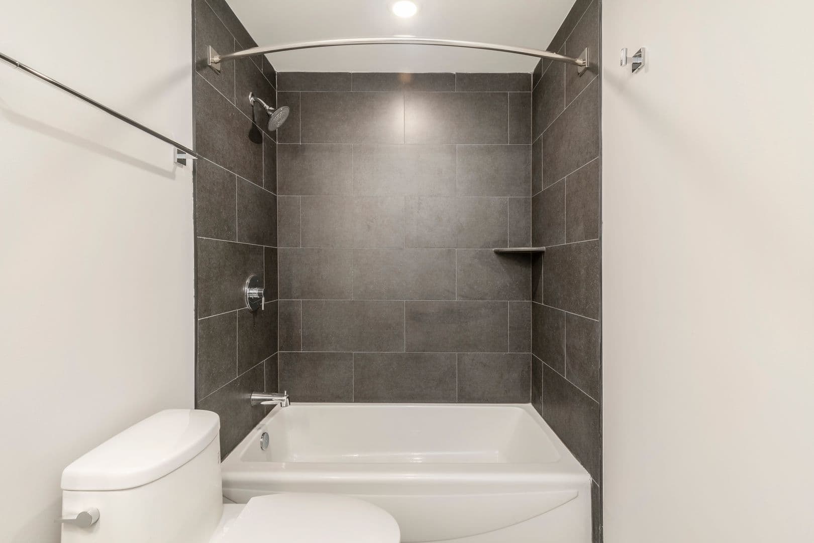 Philadelphia Apartment: 3449 Scotts Ln