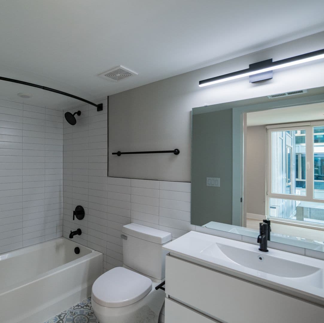 Philadelphia Apartment: 6604 Ridge Ave