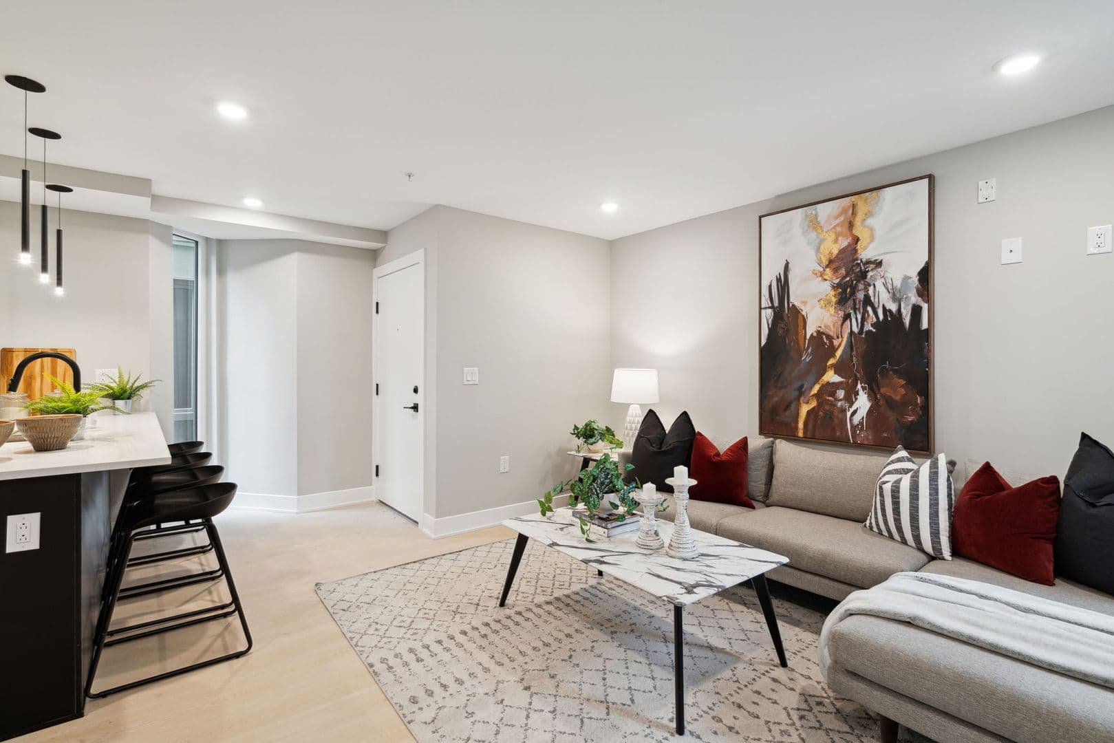 Philadelphia Apartment: 6604 Ridge Ave