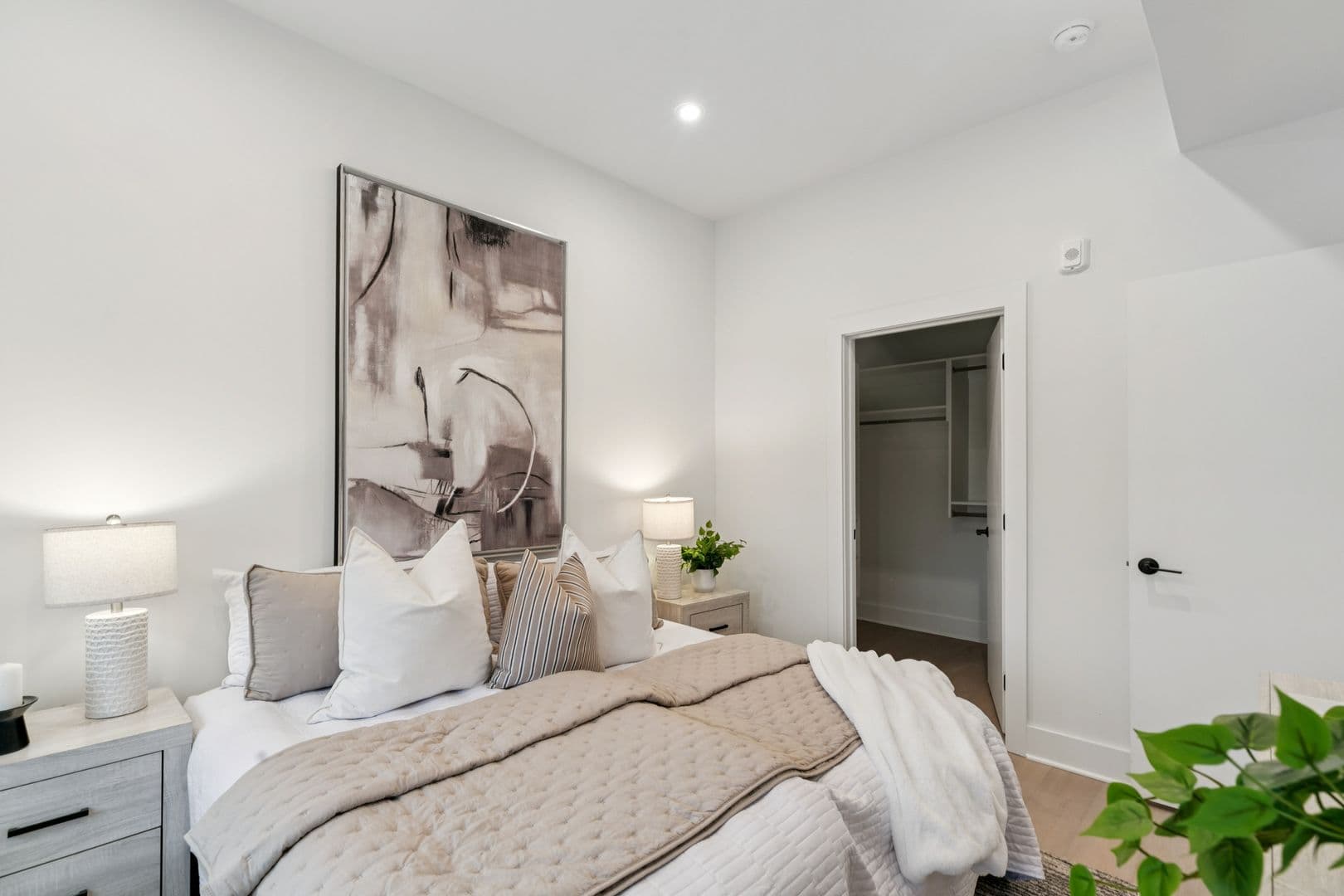 Philadelphia Apartment: 20-30 W Allens Ln