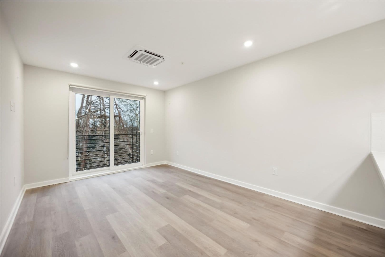 Philadelphia Apartment: 3449 Scotts Ln