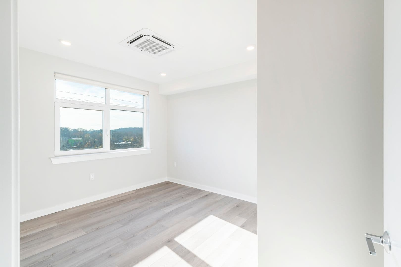 Philadelphia Apartment: 3449 Scotts Ln