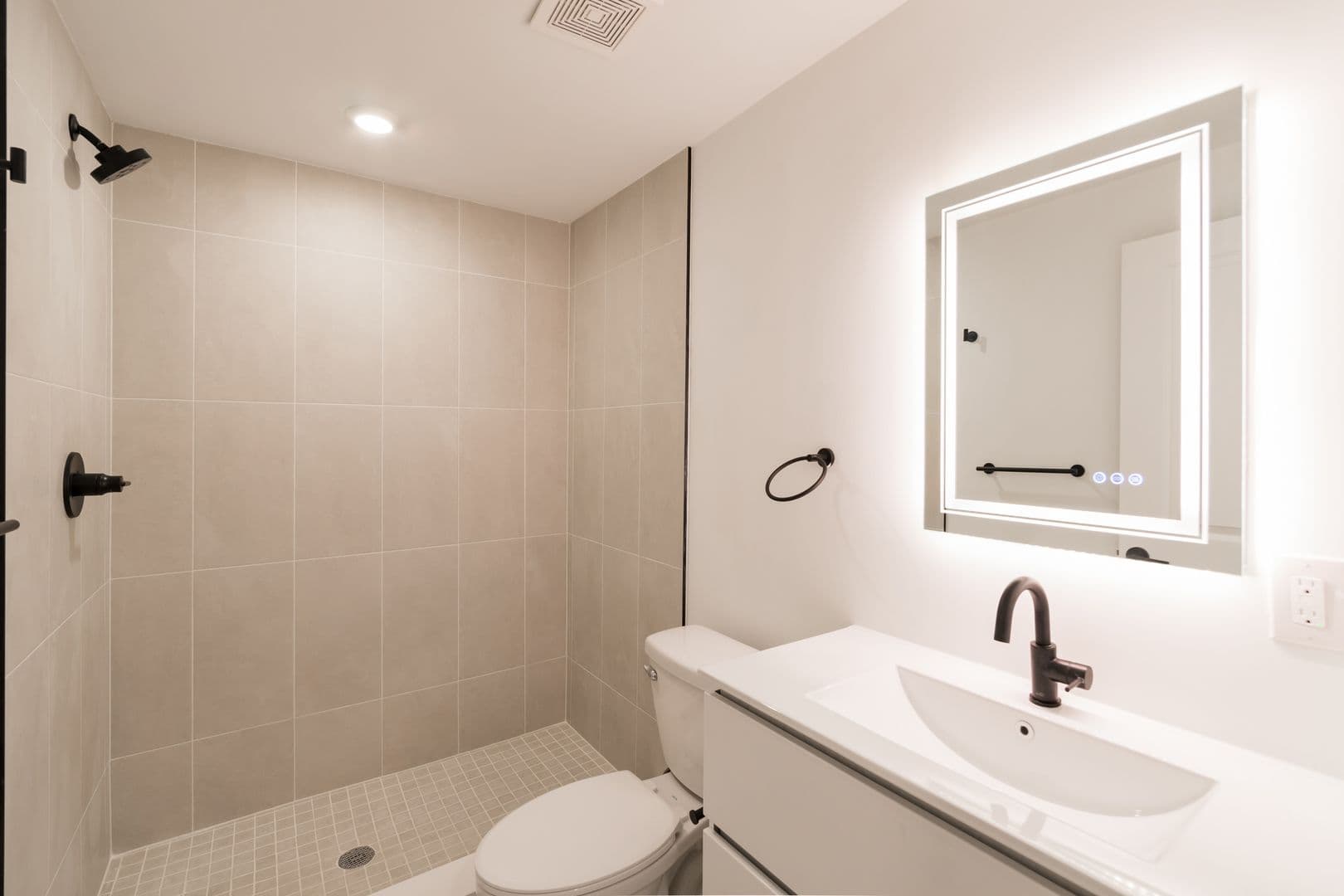 Philadelphia Apartment: 5900 Germantown Ave