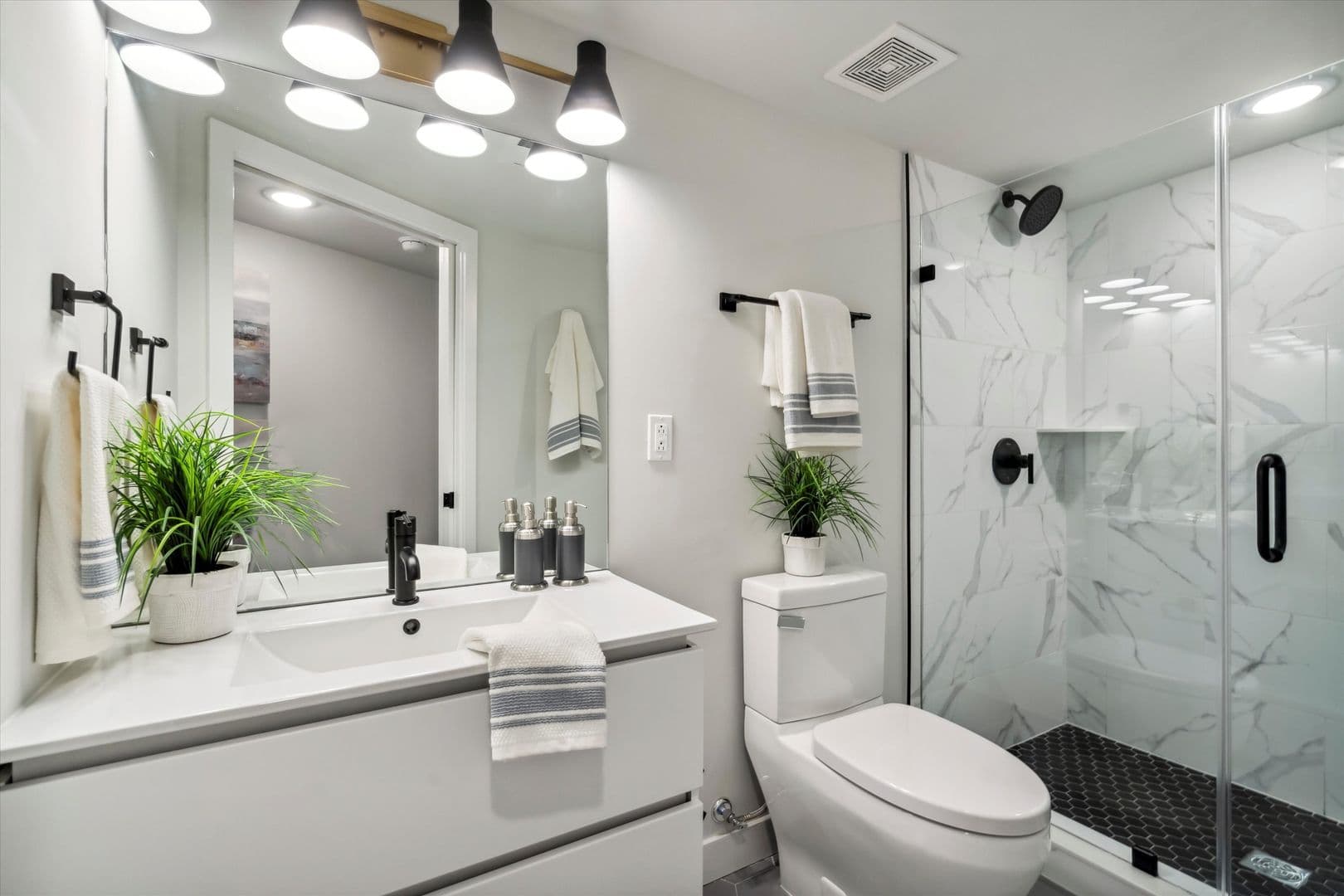Philadelphia Apartment: 1102 Germantown Avenue