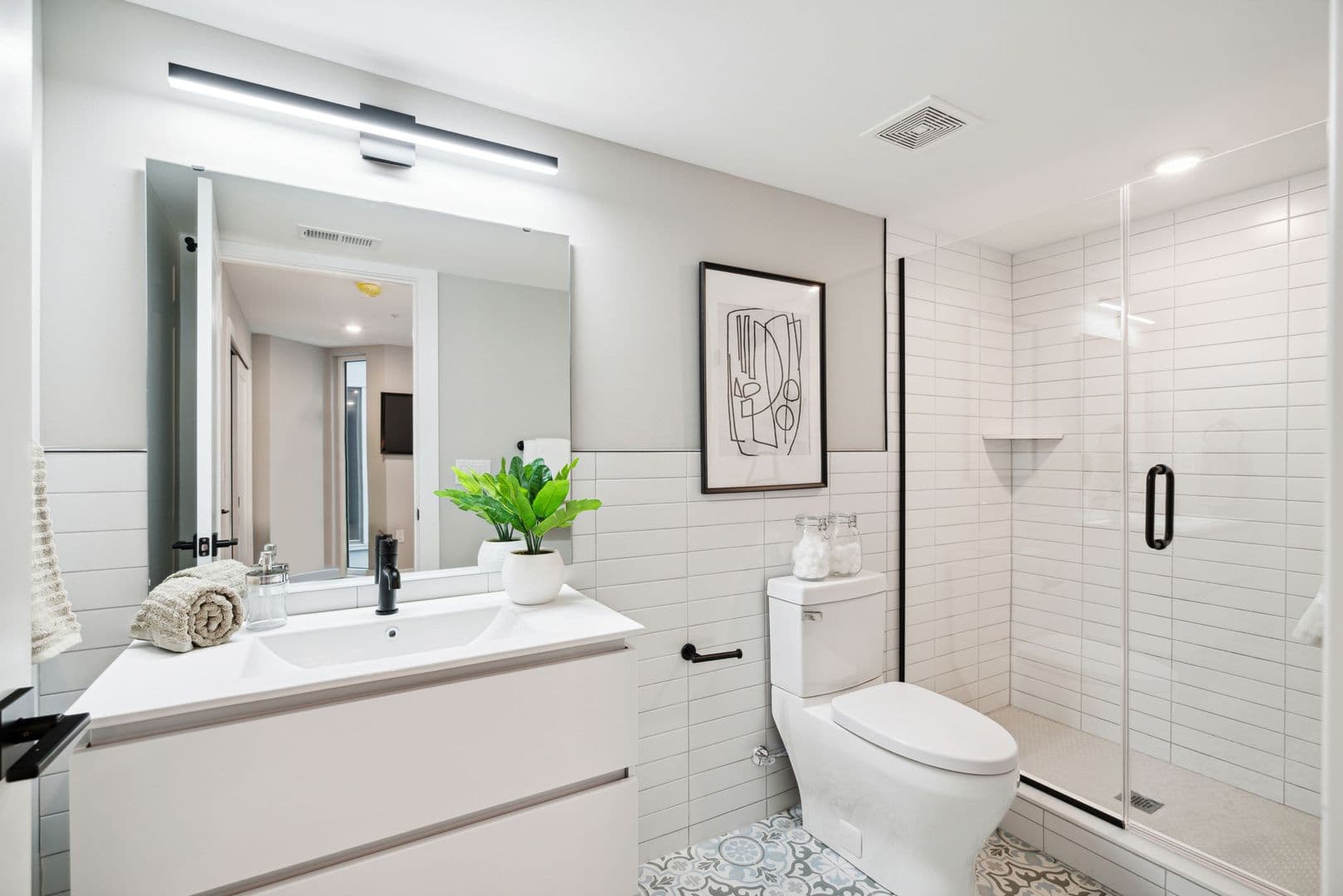 Philadelphia Apartment: 6604 Ridge Ave